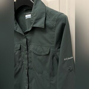 Columbia Forest Green Omni-Shade Shirt